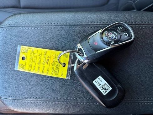 Used 2023 Buick Encore GX Preferred w/ Cold Weather Comfort Package AWD/4WD image 10