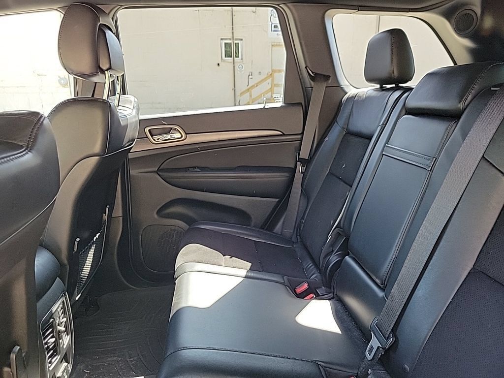 Used 2015 Jeep Grand Cherokee Altitude AWD/4WD image 31