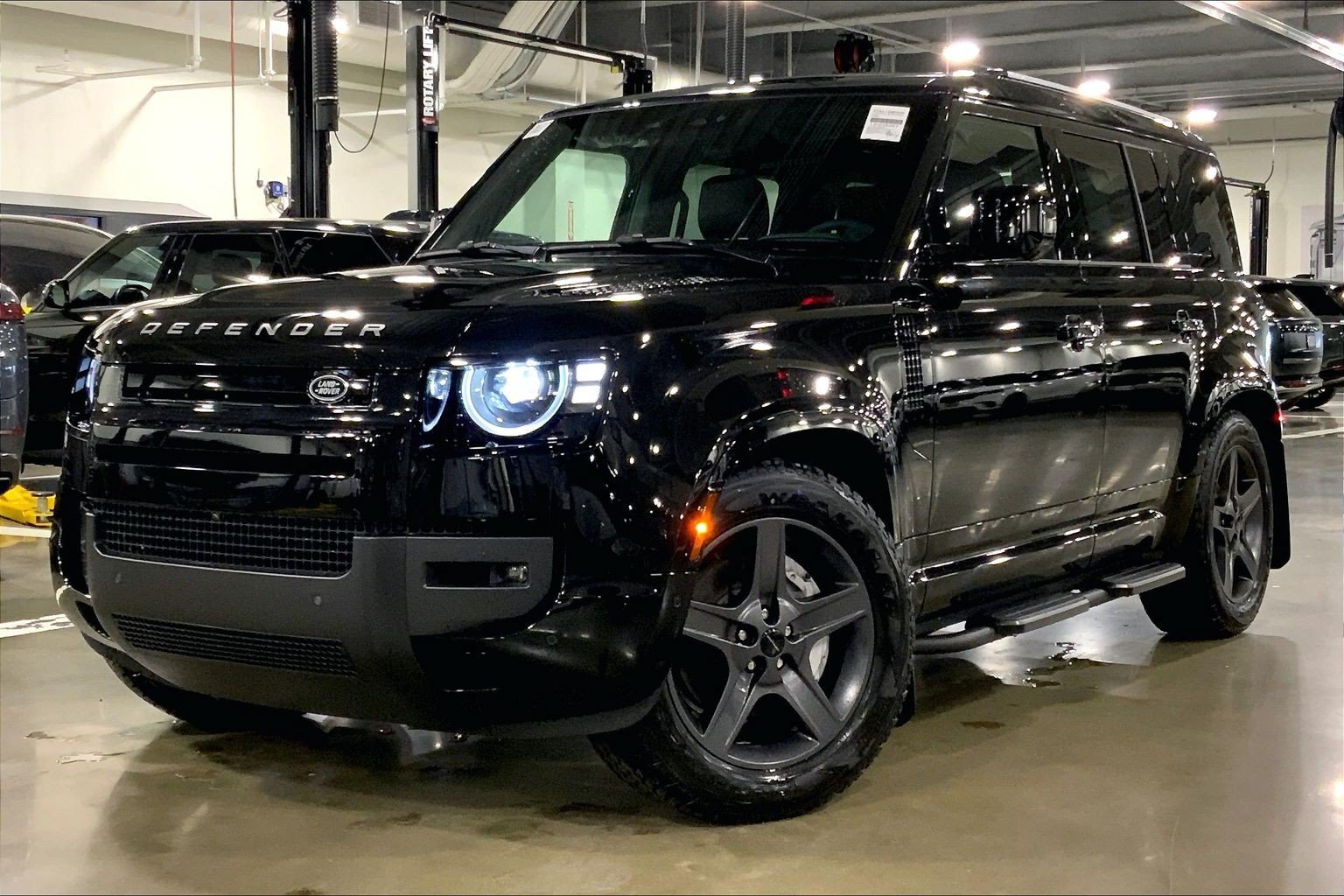 New 2026 Land Rover Defender 110 X-Dynamic SE AWD/4WD image 1