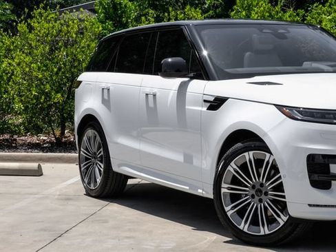 New 2026 Land Rover Range Rover Sport Dynamic SE AWD/4WD image 8