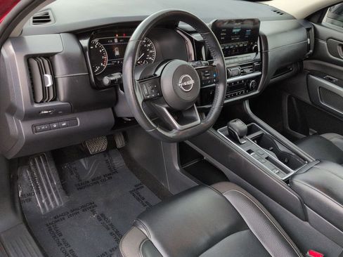 Used 2023 Nissan Pathfinder SL FWD image 18