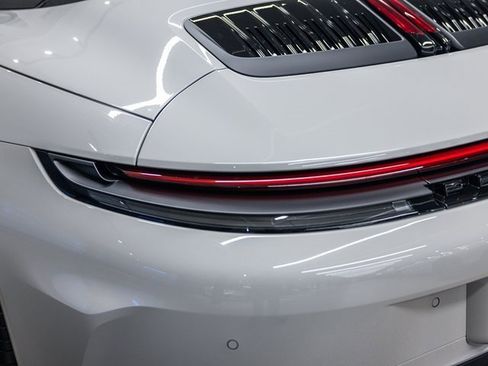 Used 2025 Porsche 911 Carrera image 21