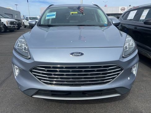 Used 2022 Ford Escape Titanium image 2
