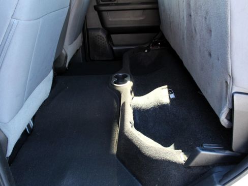 Used 2017 RAM 1500 Express RWD image 12