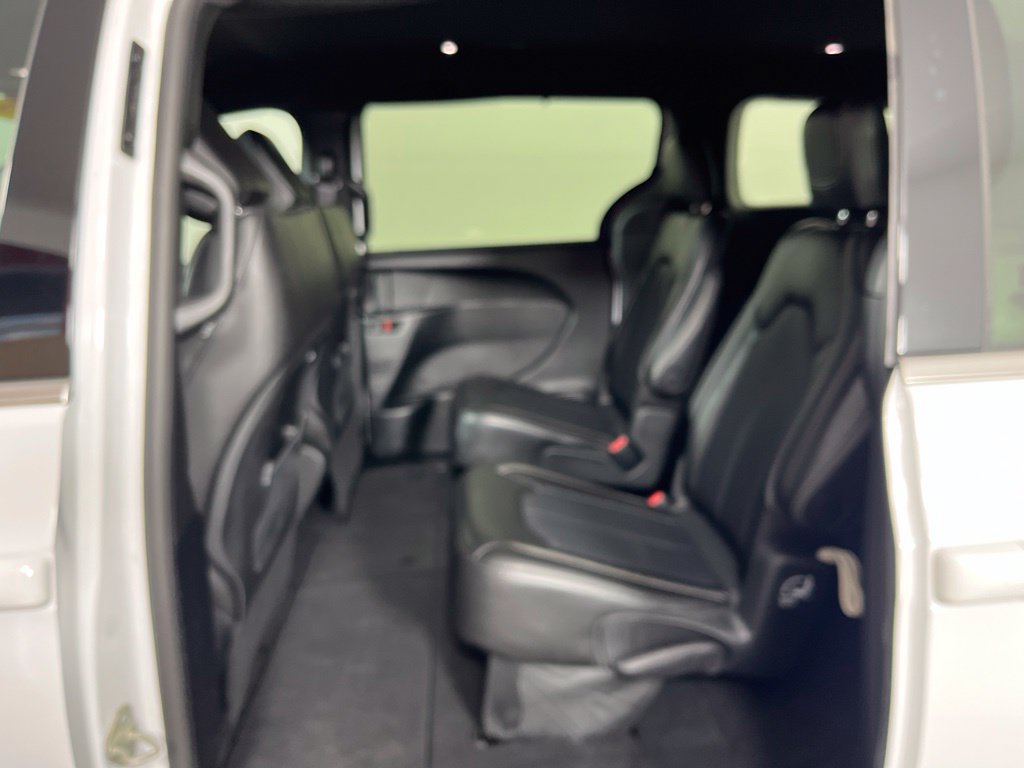 Used 2025 Chrysler Pacifica Select FWD image 22