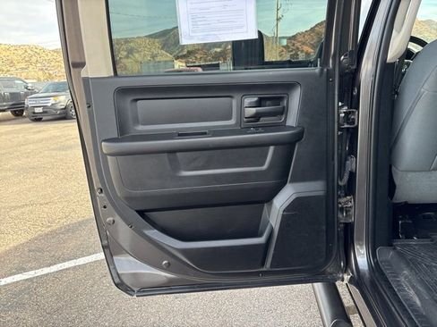 Used 2017 RAM 3500 Tradesman w/ Chrome Appearance Group image 16