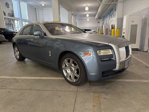 Used 2011 Rolls-Royce Ghost image 2