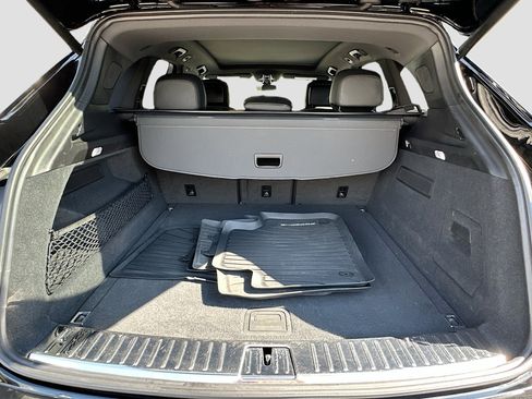 Used 2022 Porsche Cayenne image 28