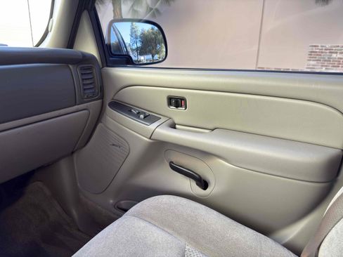 Used 2005 Chevrolet Tahoe LS w/ Preferred Equipment Group image 30