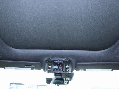 Used 2024 Jeep Grand Cherokee L Limited w/ Luxury Tech Group II image 29