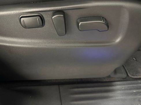 Used 2017 Nissan Armada Platinum w/ Captain Seat Package image 38