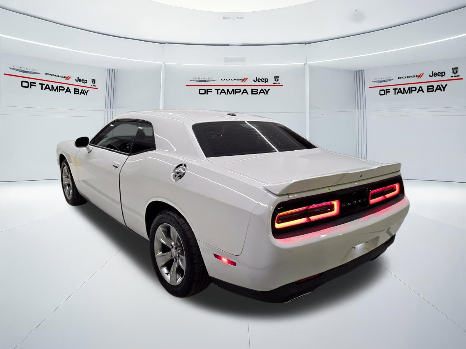 Used 2020 Dodge Challenger SXT RWD image 4