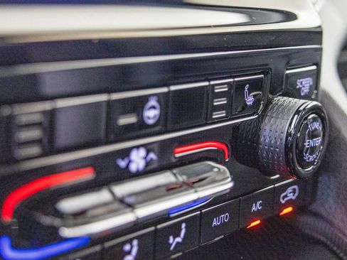 New 2025 Jeep Grand Cherokee Limited image 27