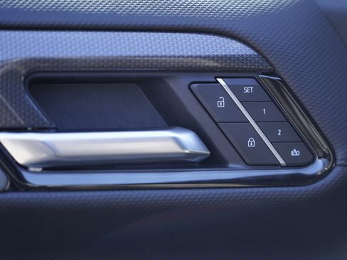 Used 2025 Chevrolet Silverado 1500 ZR2 w/ Technology Package image 29