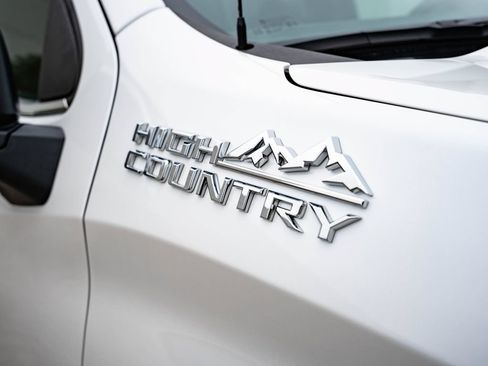 Used 2024 Chevrolet Silverado 1500 High Country w/ Technology Package AWD/4WD image 20