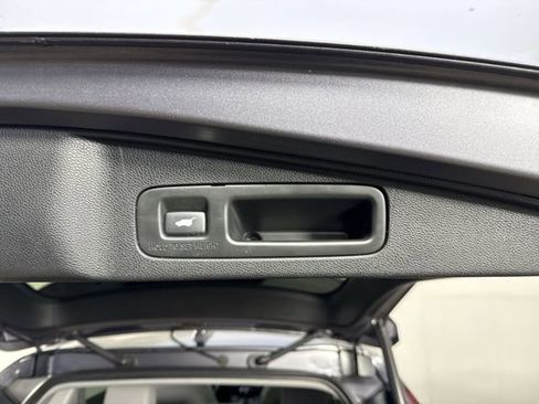 Used 2020 Honda CR-V Touring image 33
