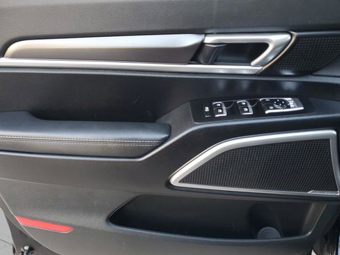 Used 2023 Kia Telluride LX image 31