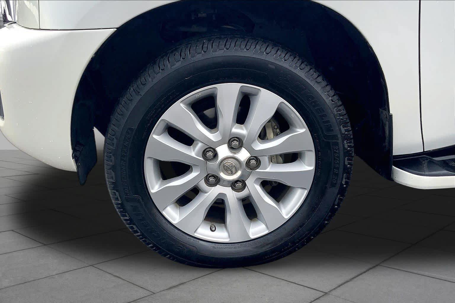 Used 2018 Toyota Sequoia Platinum AWD/4WD image 11