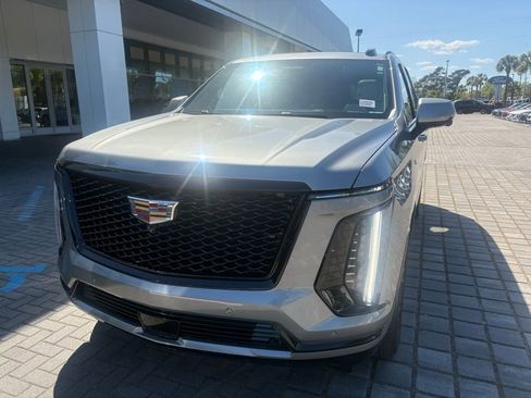 Certified 2025 Cadillac Escalade Sport Platinum AWD/4WD image 2