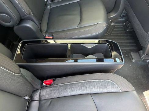 Used 2022 Nissan Pathfinder SL w/ SL Premium Package FWD image 27