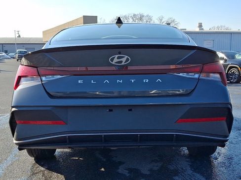 Certified 2025 Hyundai Elantra Sport image 5