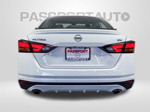 Used 2024 Nissan Altima 2.5 SV w/ SV Premium Package image 7