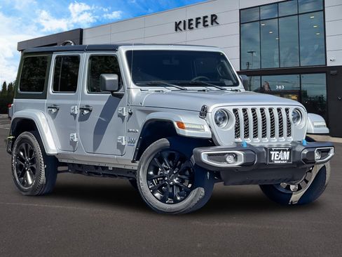 Used 2023 Jeep Wrangler Unlimited Sahara image 2