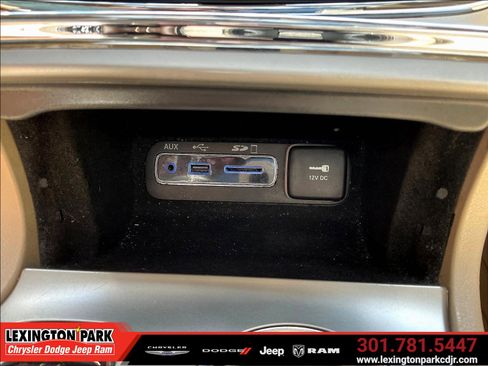 Used 2017 Jeep Grand Cherokee Overland AWD/4WD image 16