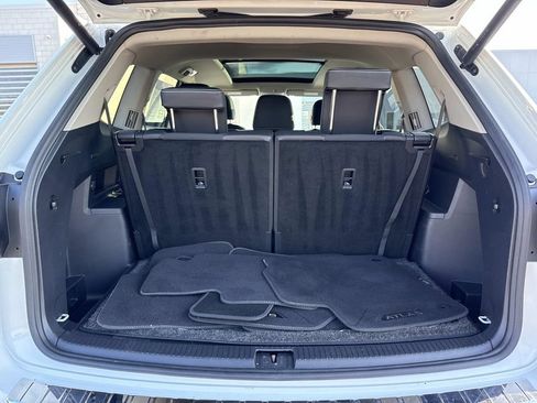 Used 2023 Volkswagen Atlas SE w/ Panoramic Sunroof Package AWD/4WD image 12