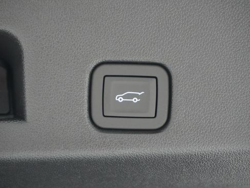 New 2026 Chevrolet Traverse Z71 w/ Enhanced Driving Package AWD/4WD image 7
