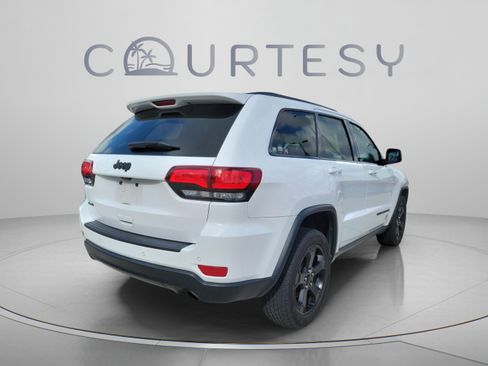 Used 2021 Jeep Grand Cherokee Freedom Edition AWD/4WD image 4