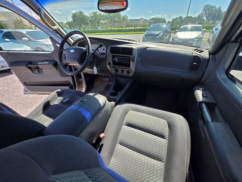 Used 2004 Ford Explorer Sport Trac XLT image 17