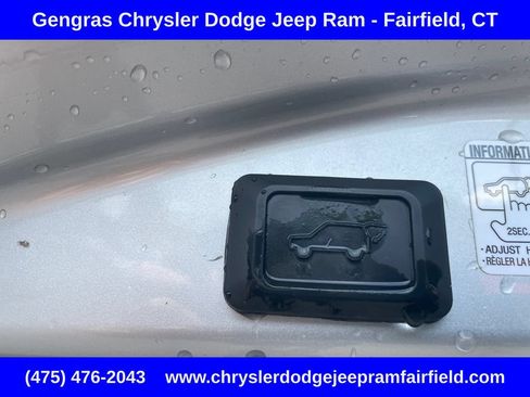 Used 2015 Toyota RAV4 Limited AWD/4WD image 33