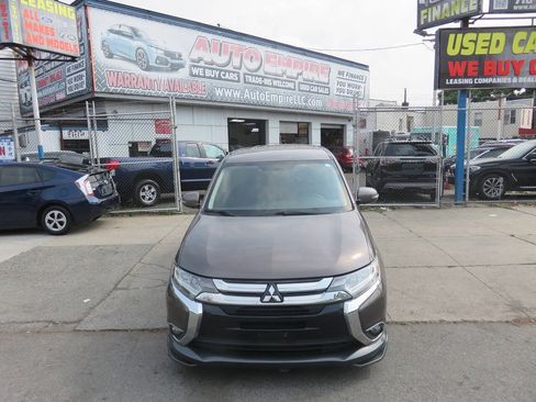 Used 2016 Mitsubishi Outlander SE AWD/4WD image 6