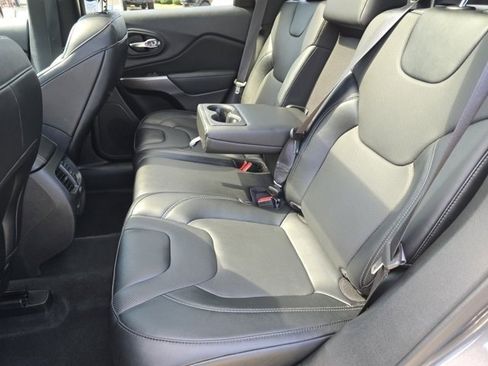 Used 2022 Jeep Cherokee Limited image 31