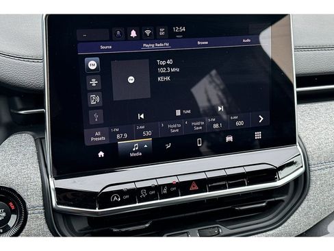 Used 2024 Jeep Compass Latitude image 20