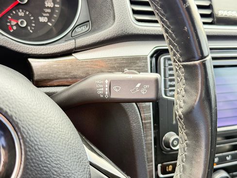 Used 2018 Volkswagen Passat 2.0T SE image 65