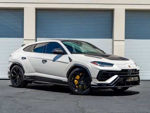 Used 2024 Lamborghini Urus Performante AWD/4WD image 8