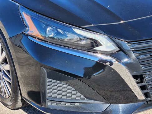 Used 2023 Nissan Altima 2.5 SV image 9