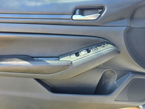 Used 2024 Nissan Altima 2.5 SV image 14