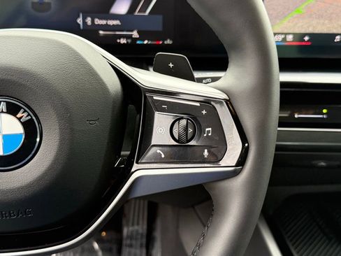 Used 2025 BMW 530i xDrive image 25