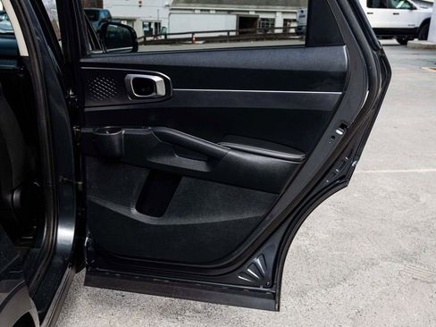 Used 2022 Kia Sorento LX image 15