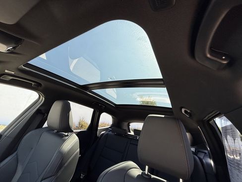 Used 2025 BMW X1 M35i w/ Premium Package image 22