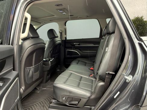 Used 2024 Kia Telluride EX FWD image 13