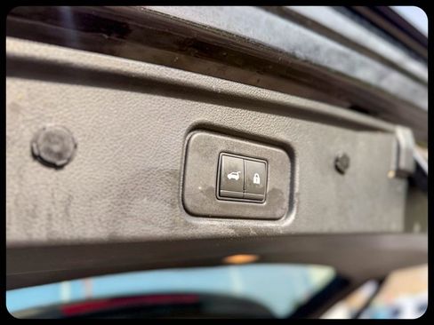 Used 2022 Nissan Pathfinder SL w/ SL Premium Package image 18