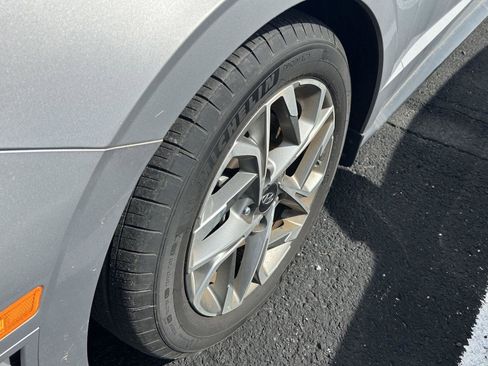 Used 2023 Hyundai Sonata SEL image 3