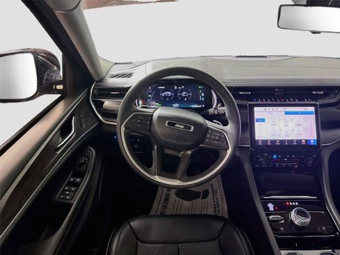 Used 2022 Jeep Grand Cherokee Limited 4xe w/ Luxury Tech Group II AWD/4WD image 24