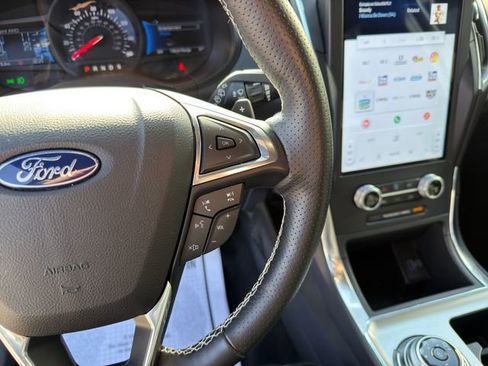 Used 2023 Ford Edge ST image 32