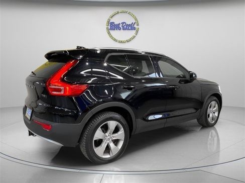 Used 2022 Volvo XC40 T5 Momentum AWD/4WD image 5