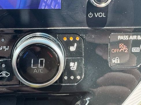 Used 2023 Toyota Highlander Platinum AWD/4WD image 31